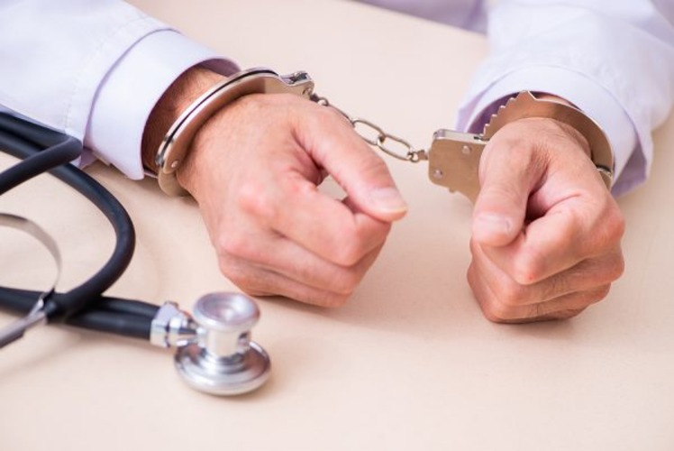 Qatar Police arrests three individuals over unlicensed medical and cosmetic practice